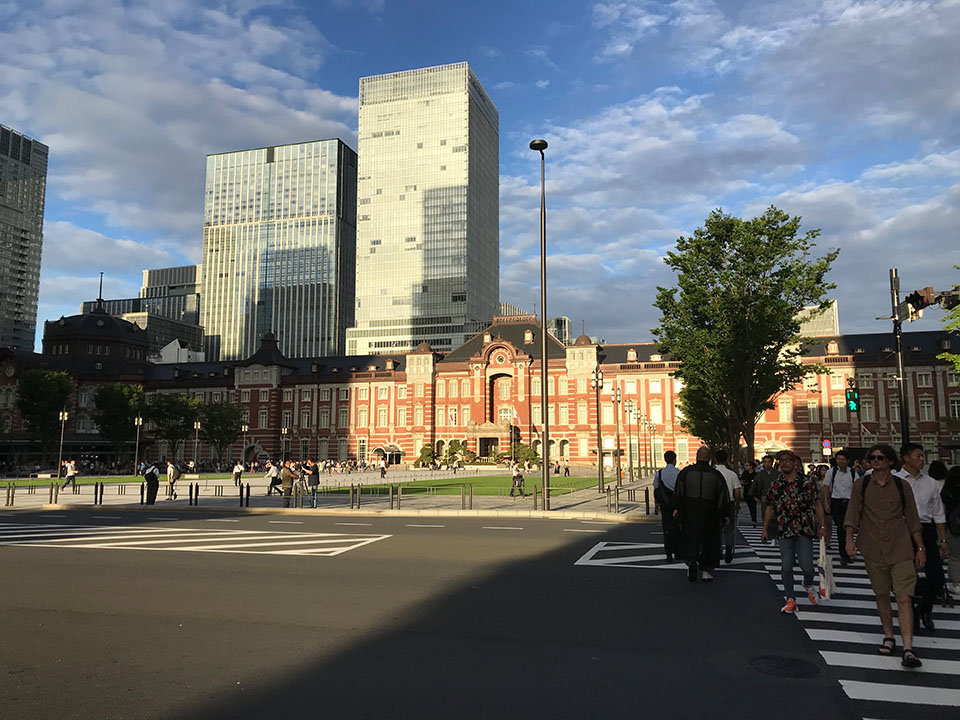 東京駅丸の内出口